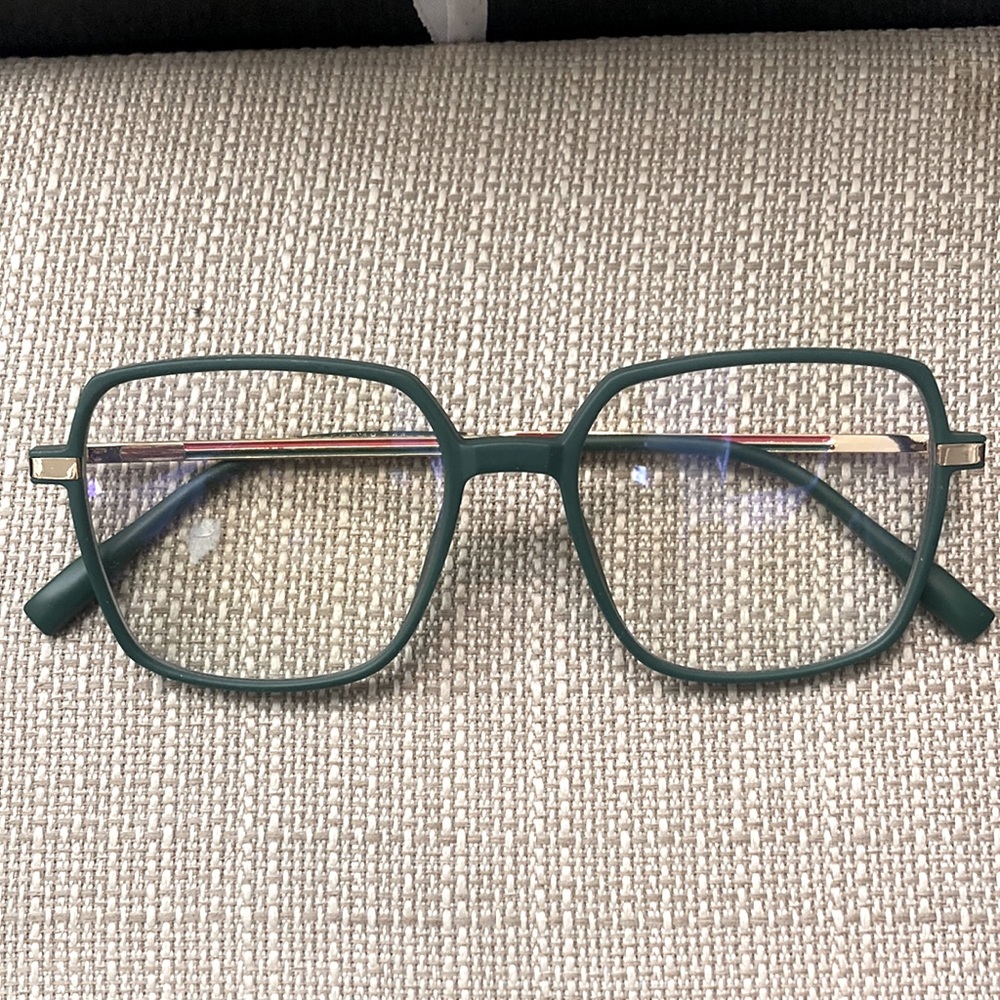 Green and red blue light glasses